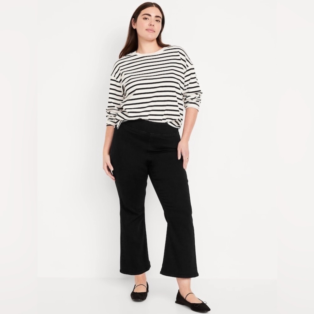 OLD NAVY High Waisted  Weekender Crop Pull On Wide Leg , 6 Petite Black Denim - Picture 4 of 13